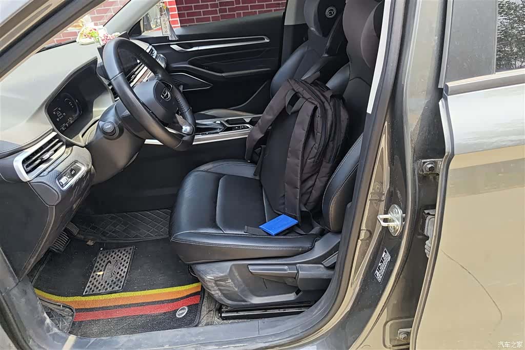 Geely Emgrand, 2023 9