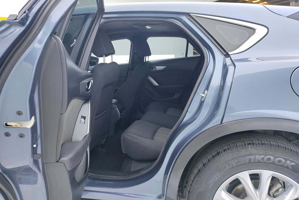 Mazda CX-4, 2018 11