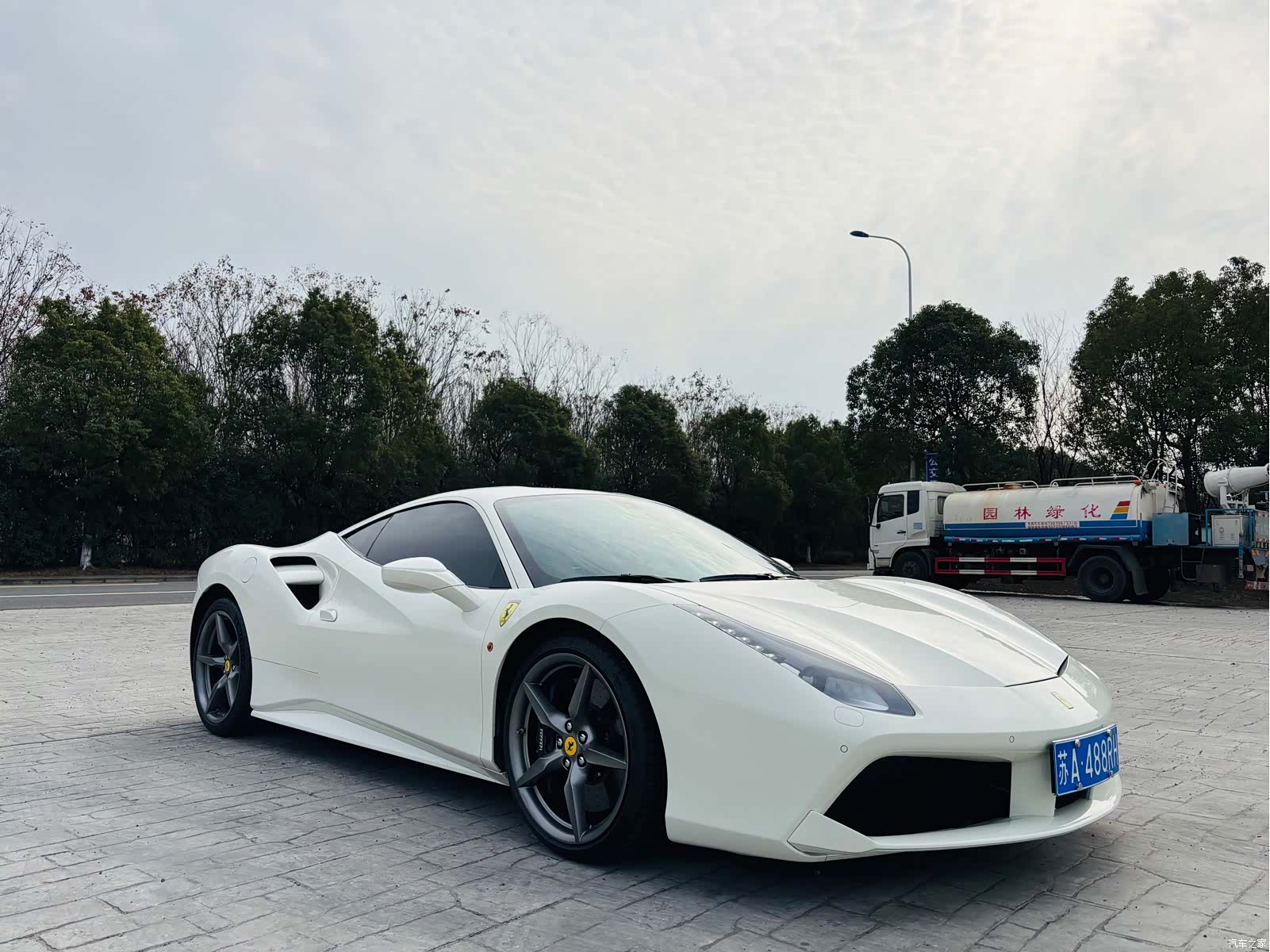 Ferrari 488, 2019 1
