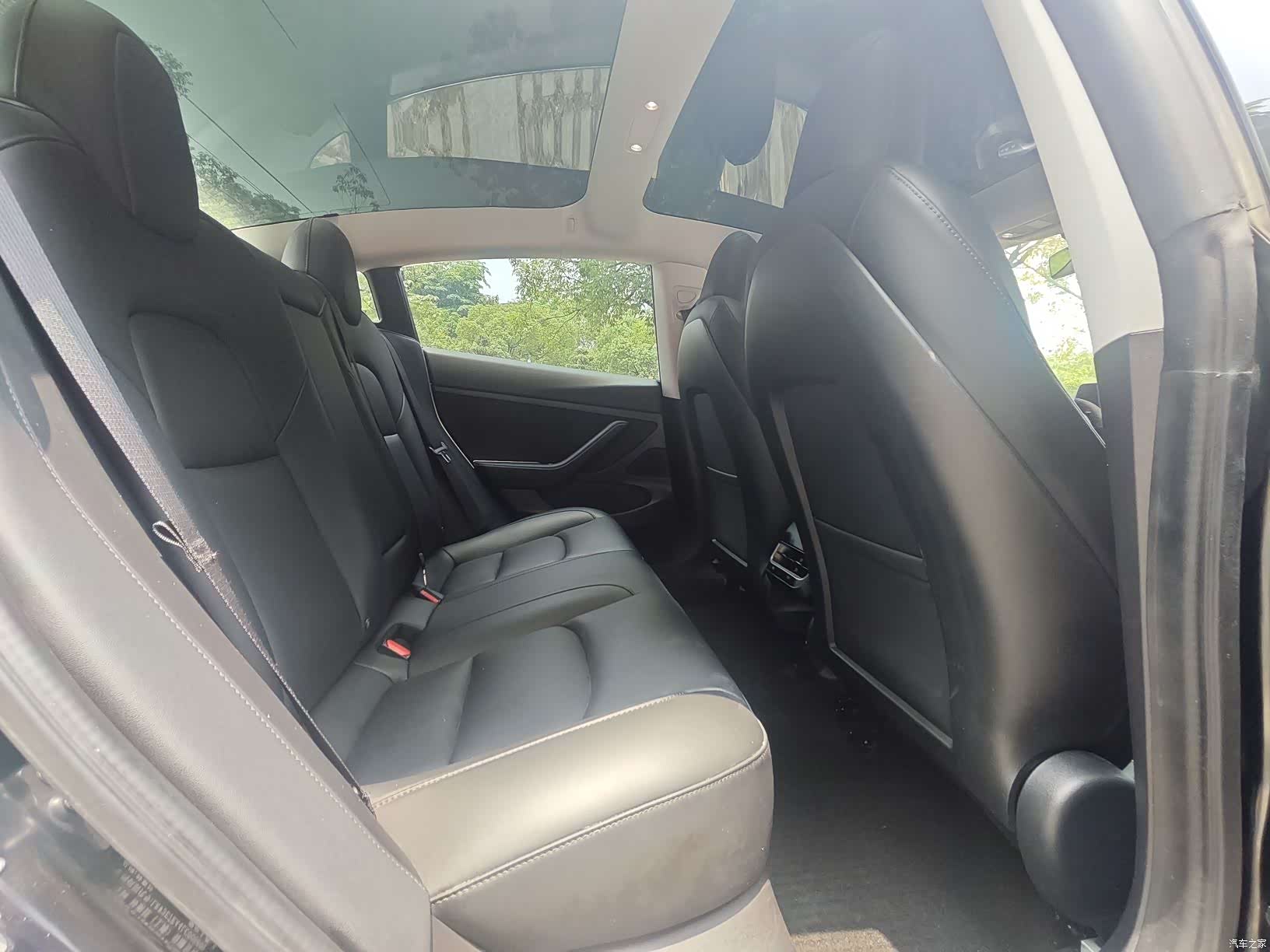 Tesla Model 3, 2020 12
