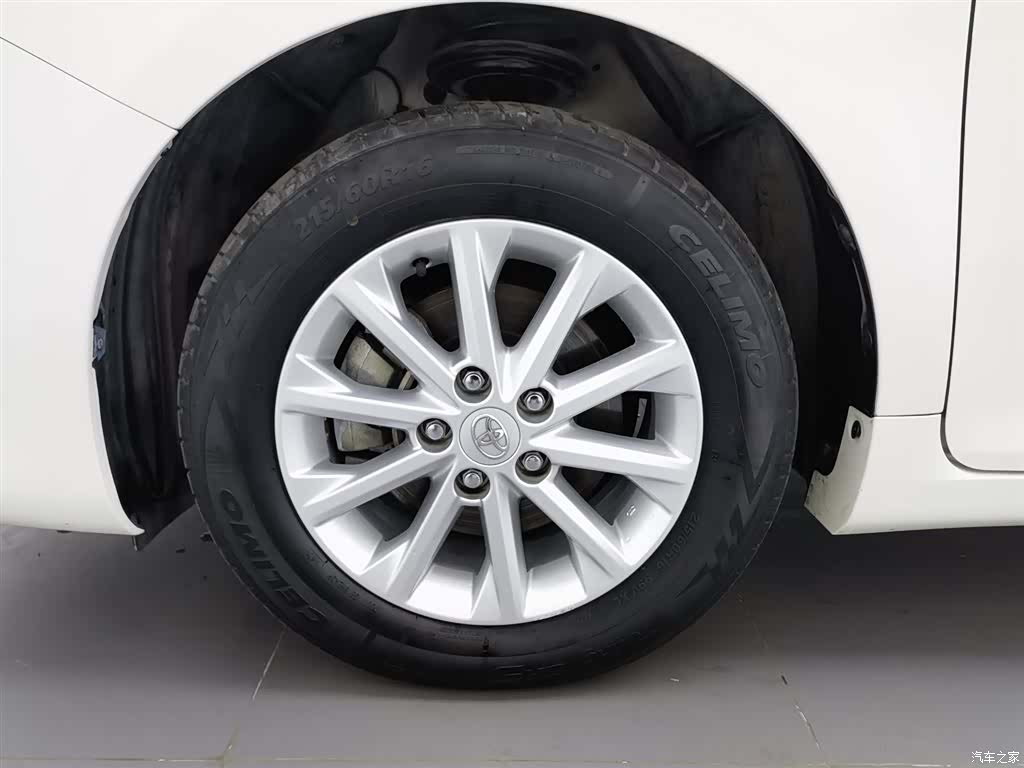 Toyota Camry, 2016 17