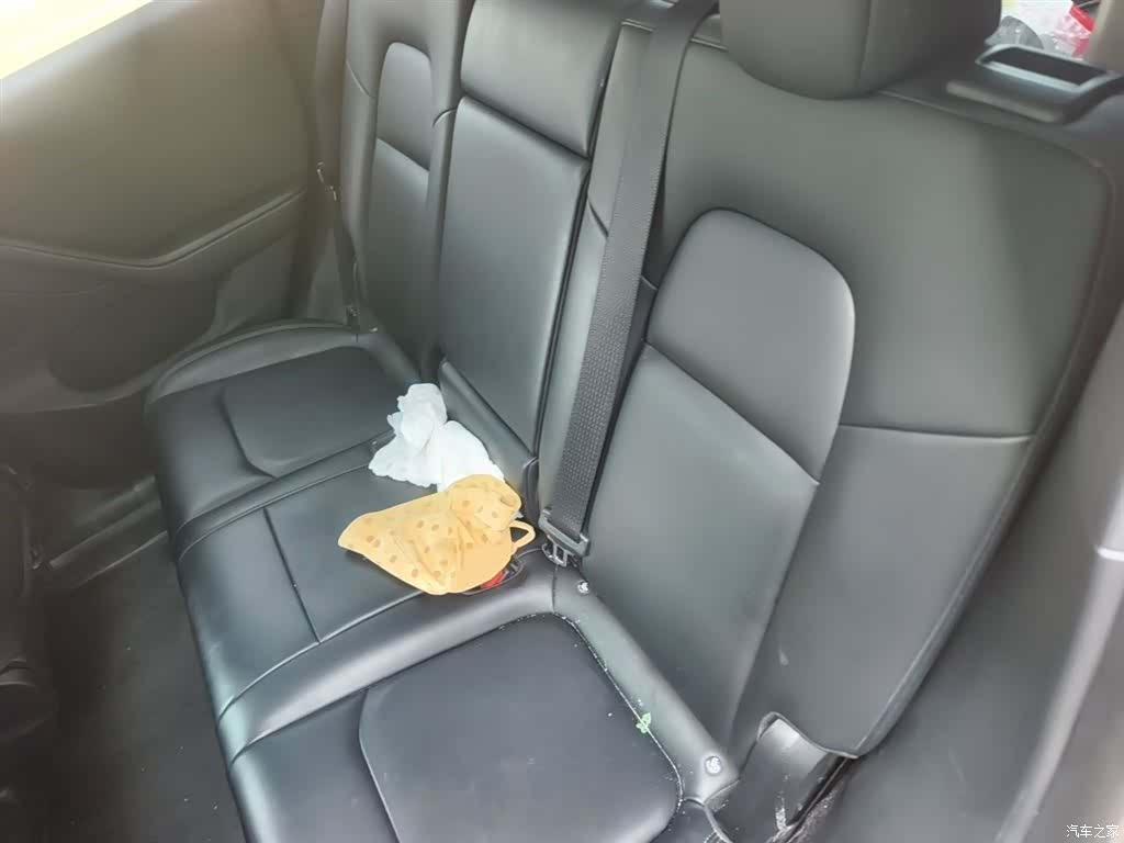 Tesla Model Y, 2022 15