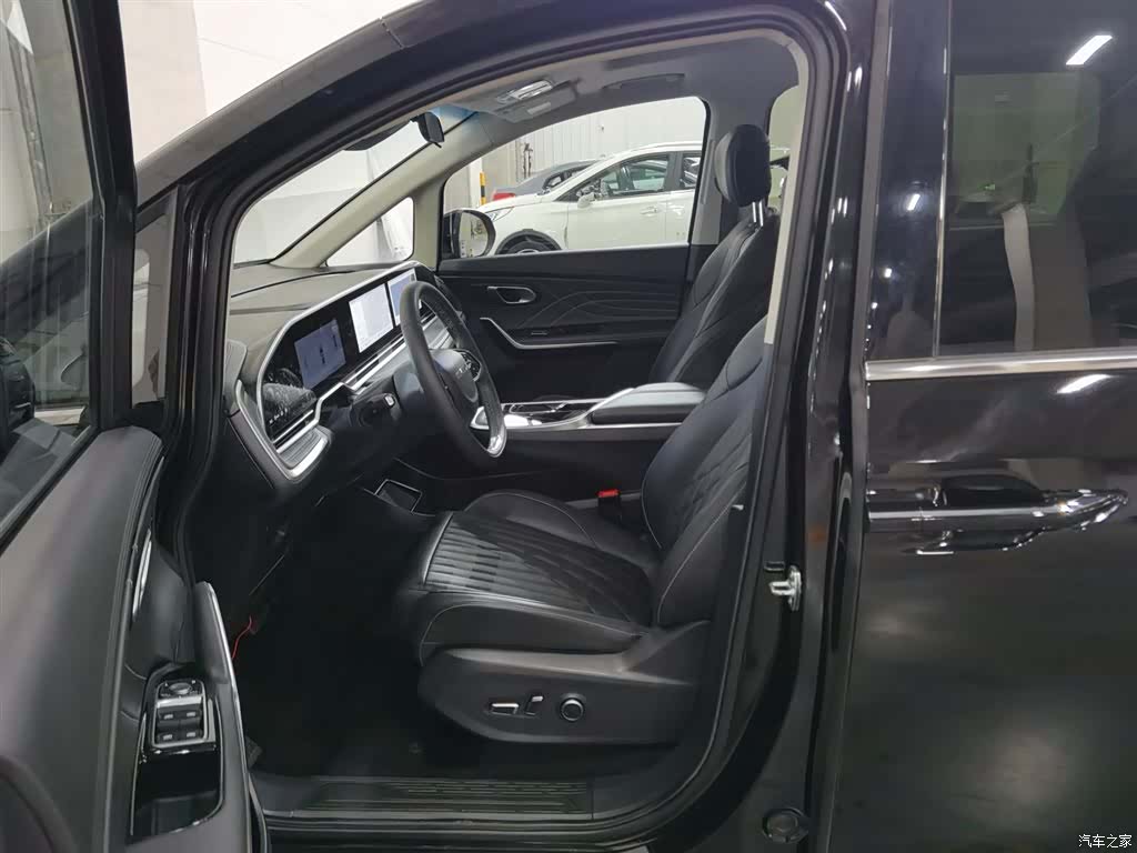 Maxus G90, 2023 10