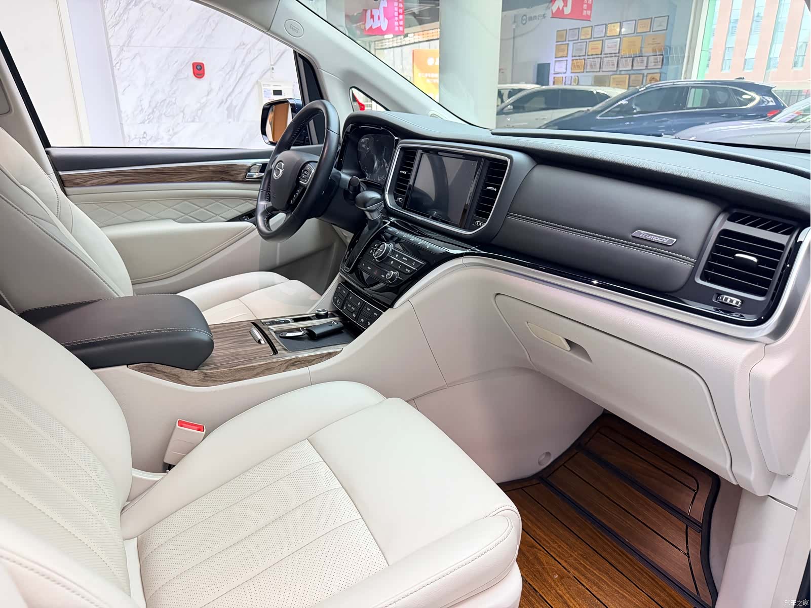 Trumpchi M8, 2019 10