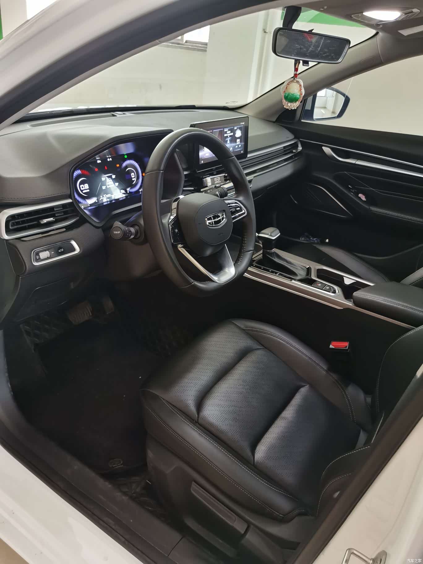 Geely Emgrand, 2023 4