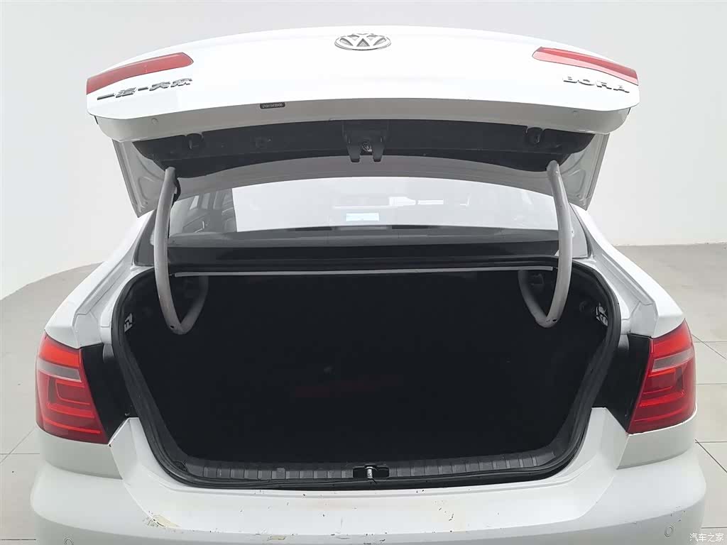 Volkswagen Bora, 2015 16