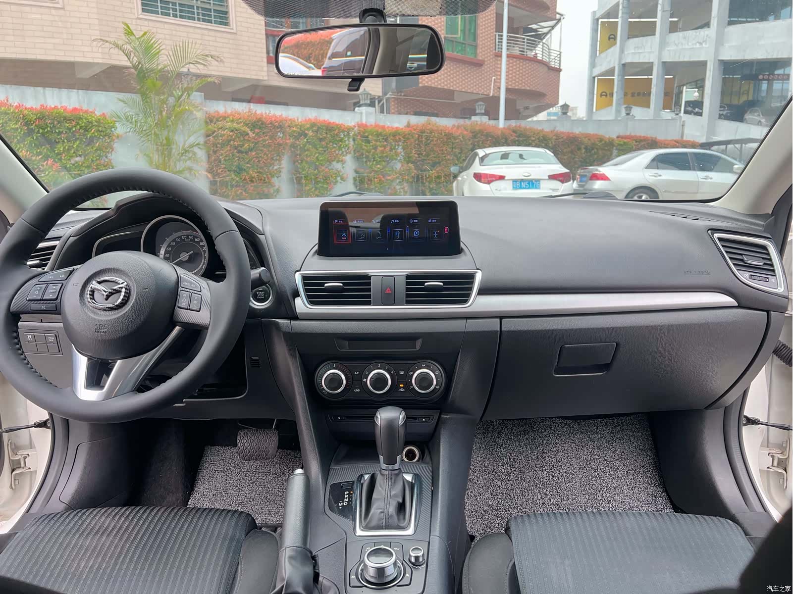 Mazda Mazda3, 2015 13