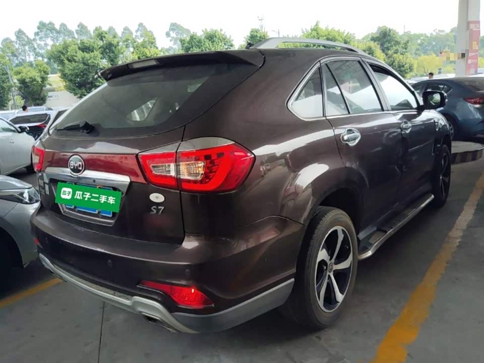 BYD S7