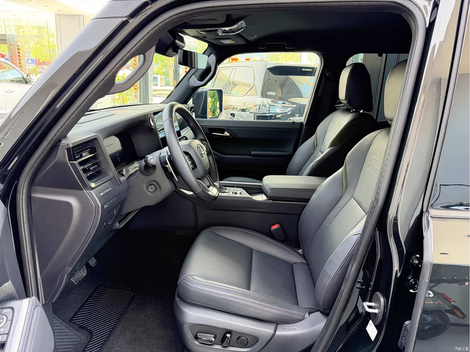 Lexus GX, 2025 4