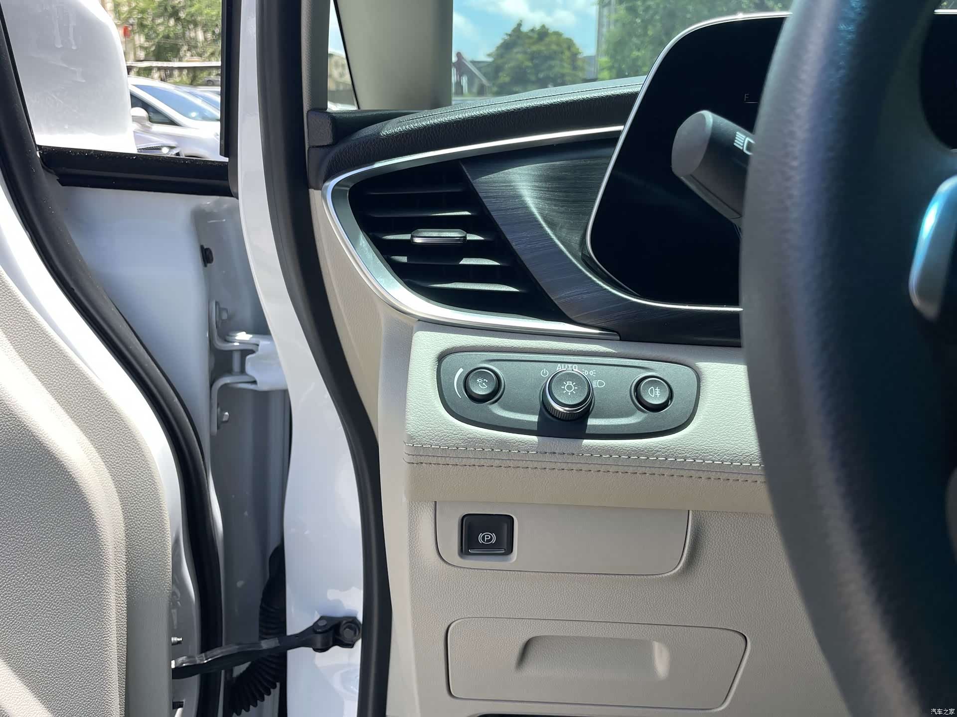 Buick GL8, 2022 8