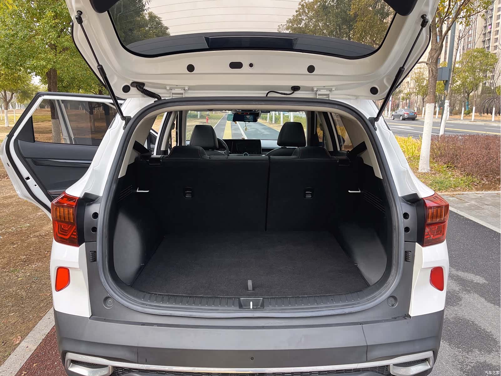 Kia KX3, 2022 19