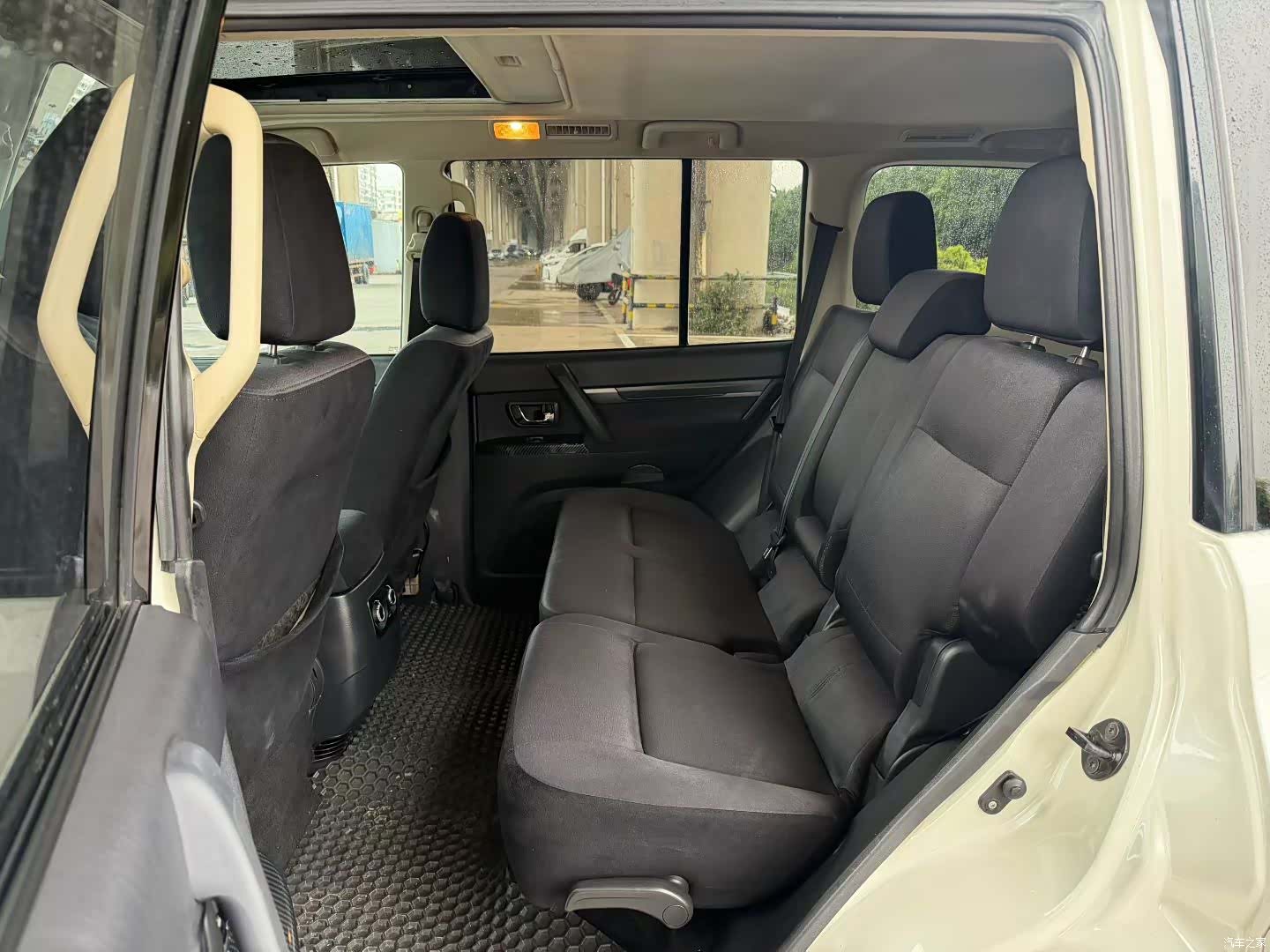 Mitsubishi Pajero, 2016 7