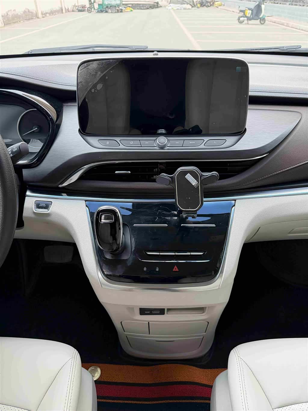 Buick GL8, 2023 11