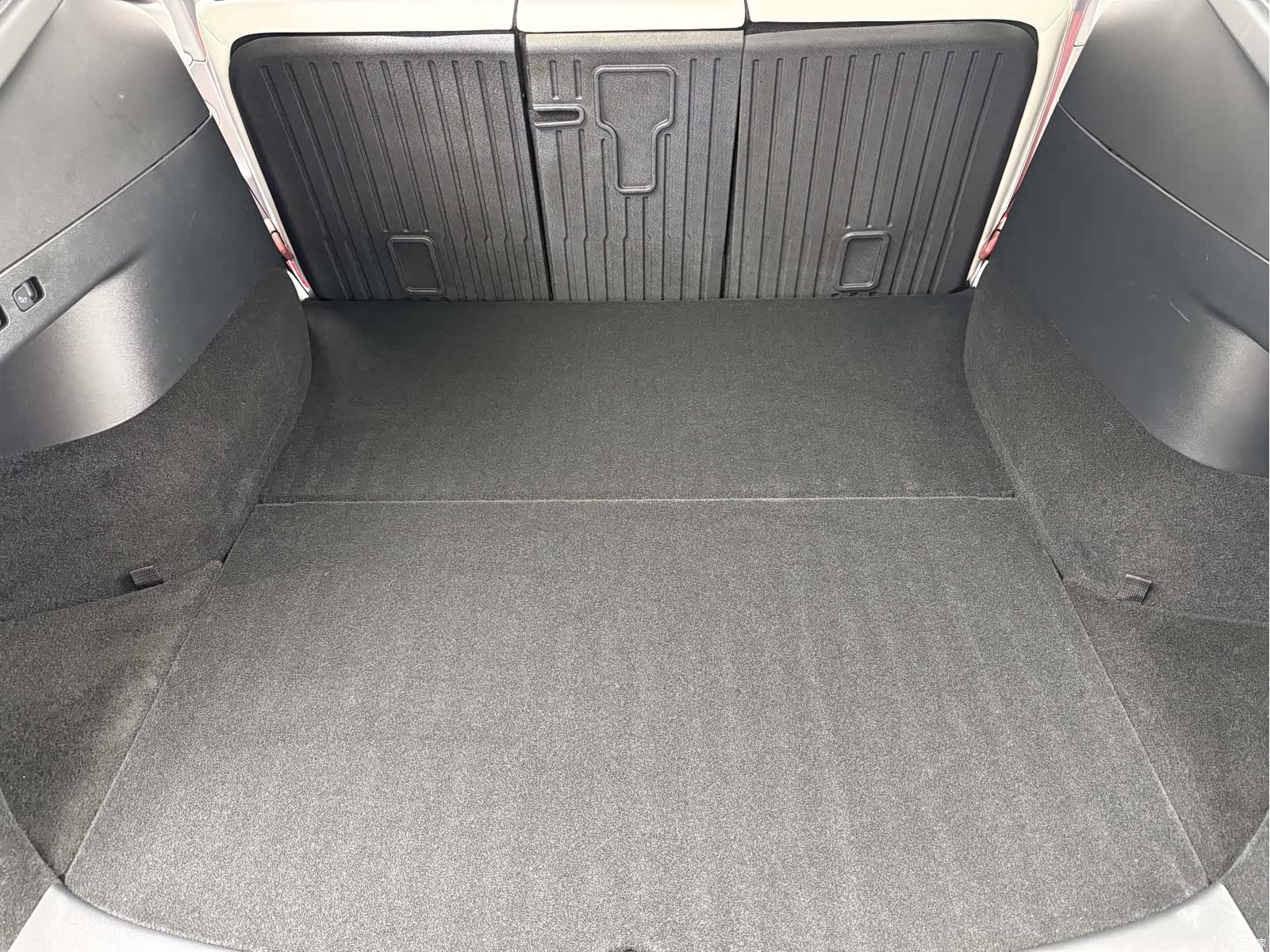 Tesla Model Y, 2023 18