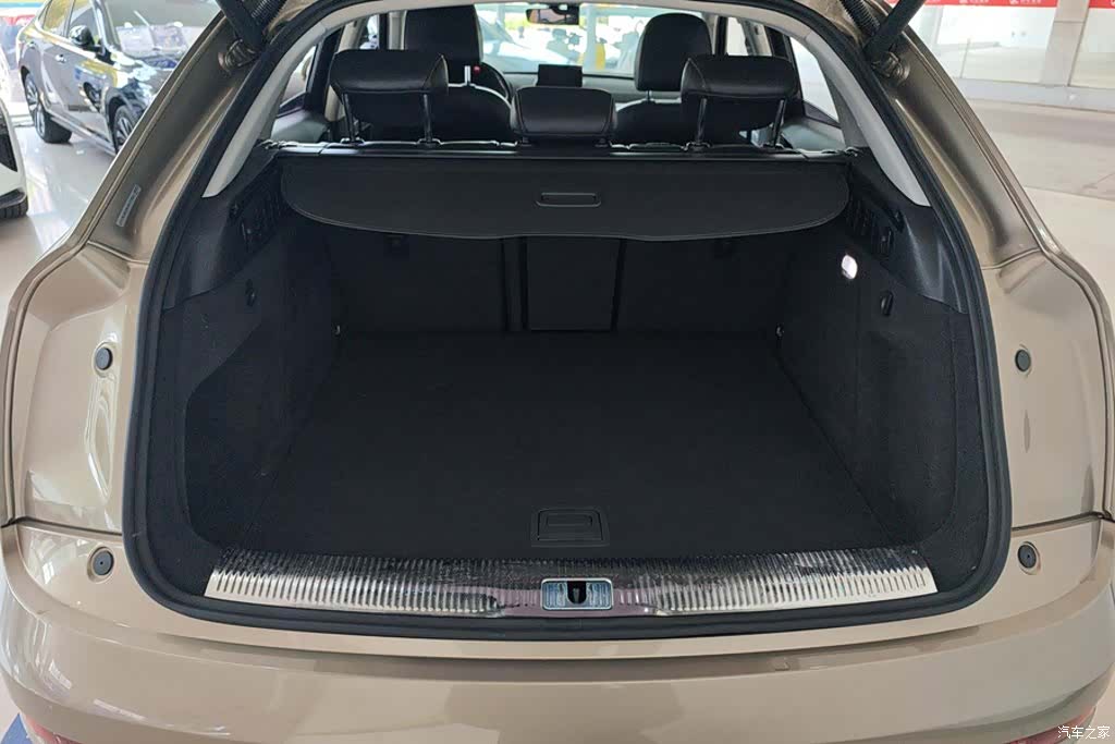 Audi Q3, 2017 4