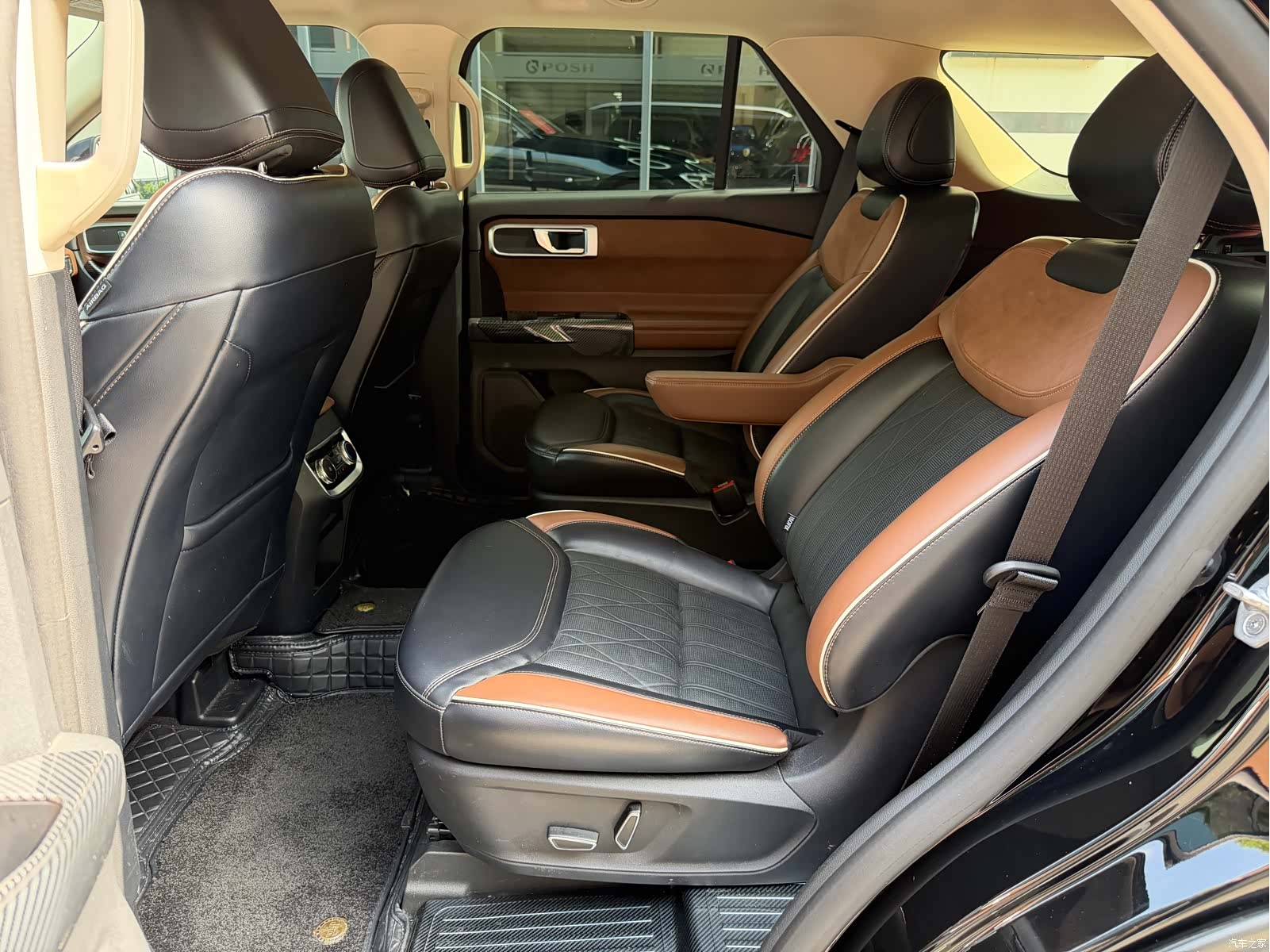 Ford Explorer, 2023 11