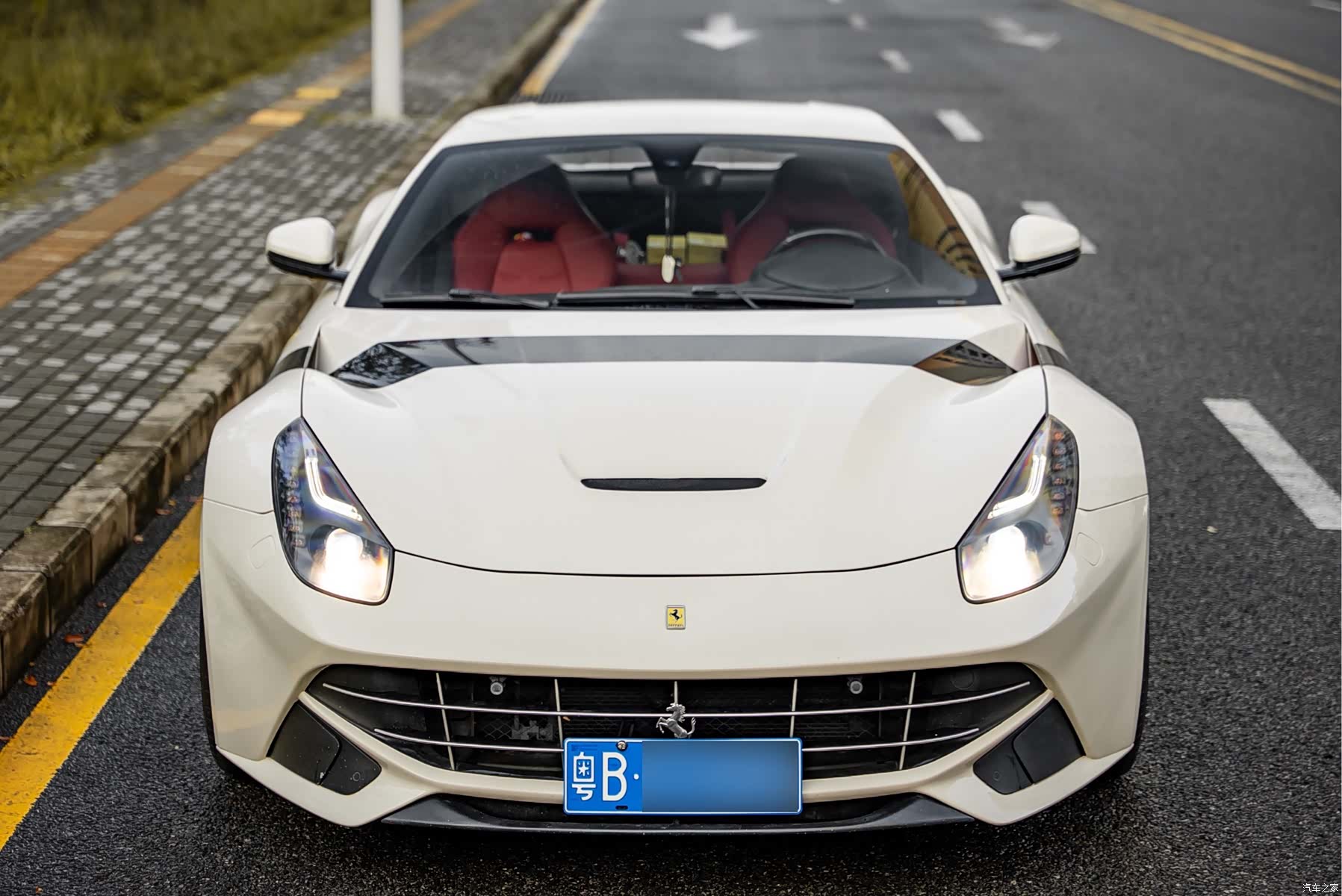 Ferrari F12ber, 2014 2