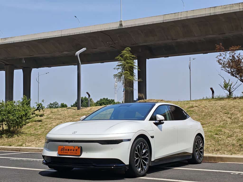 Zeekr 007
