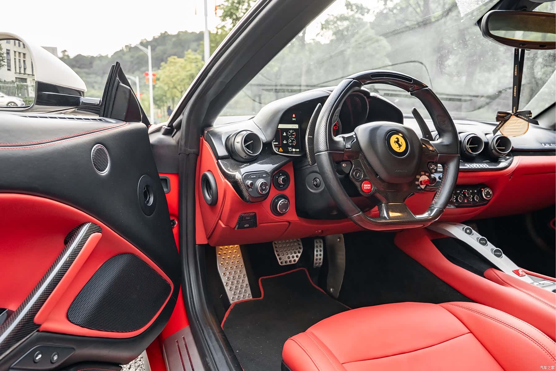 Ferrari F12ber, 2014 все фото