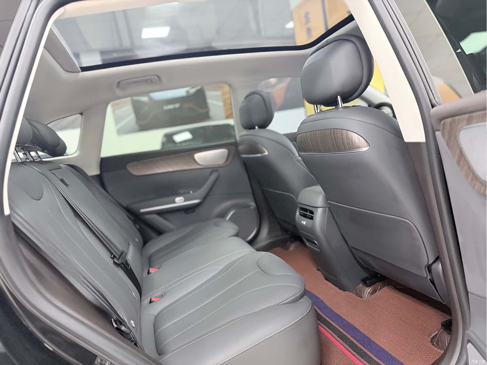 Leapmotor C10, 2025 11