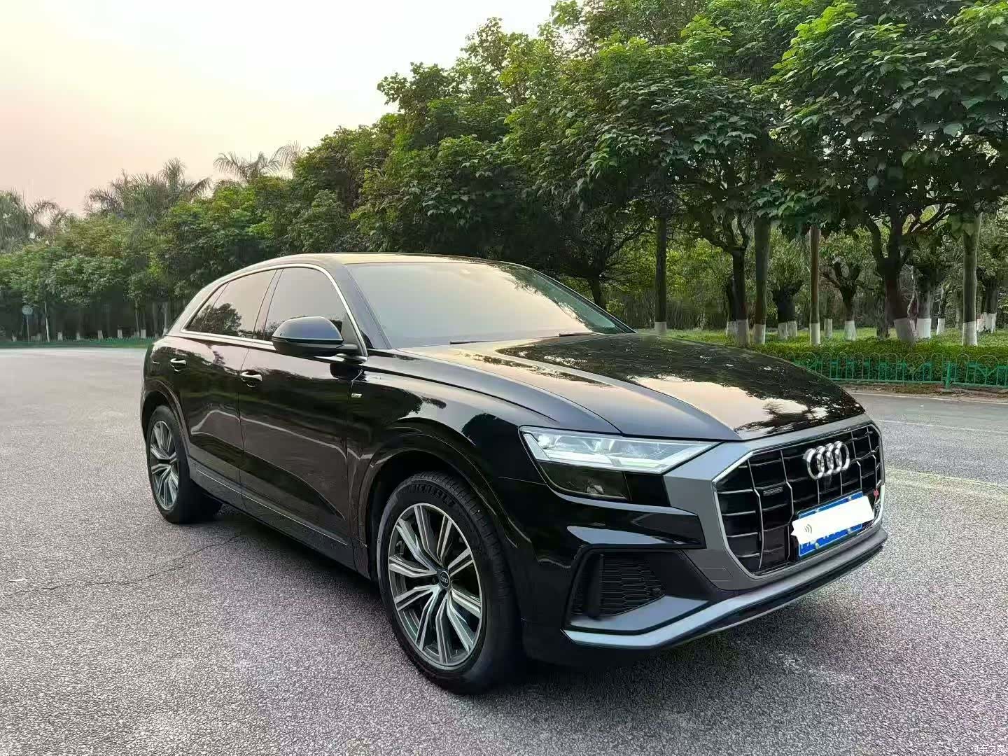 Audi Q8, 2022 3