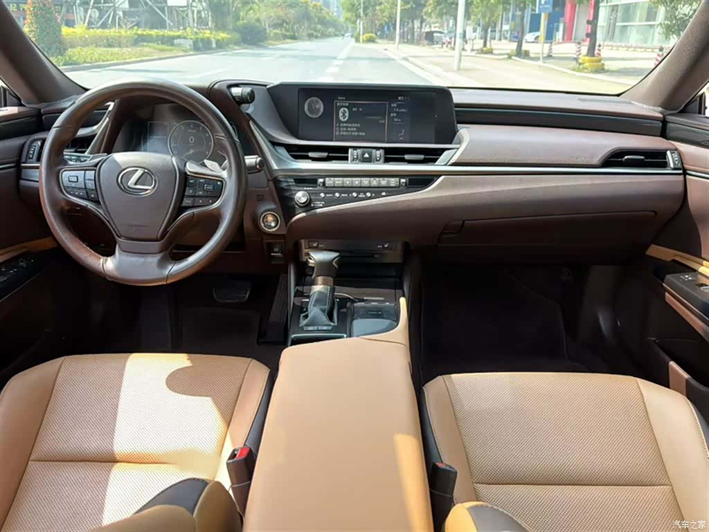 Lexus ES, 2021 14
