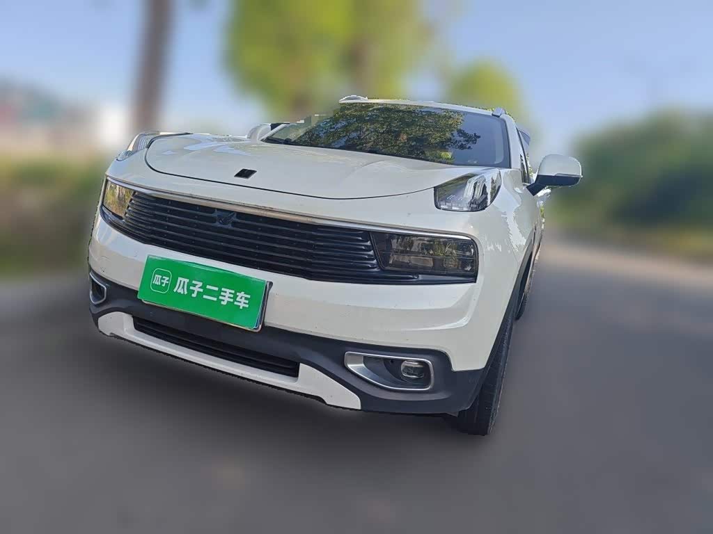 Lynk & Co 01
