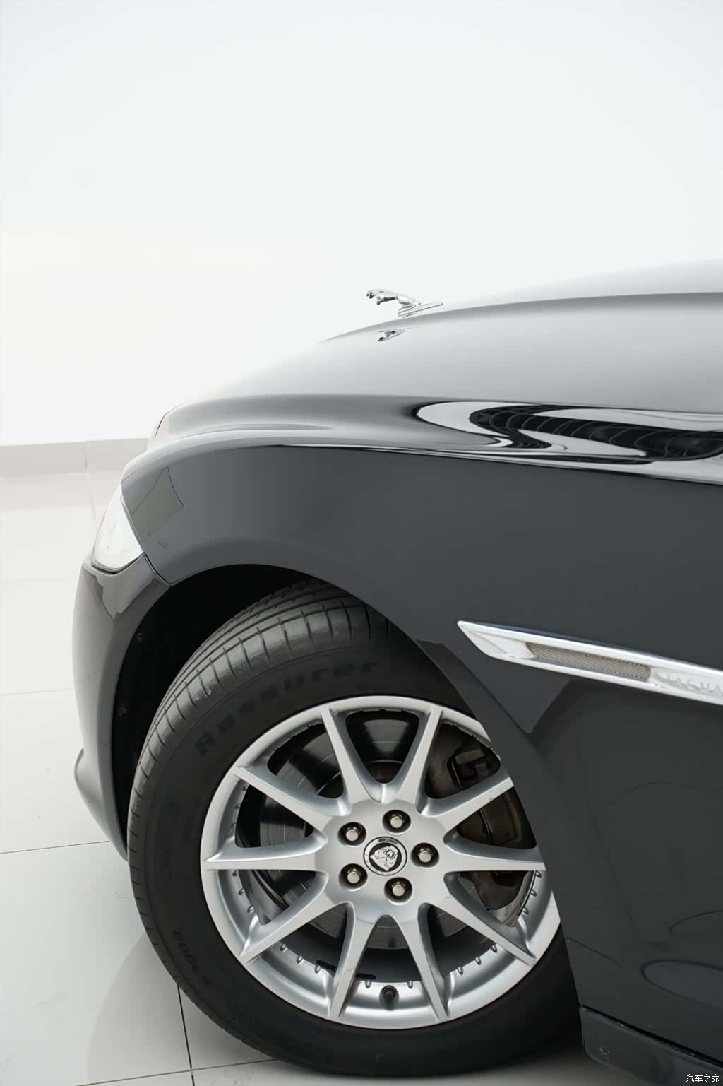 Jaguar XJ, 2013 32