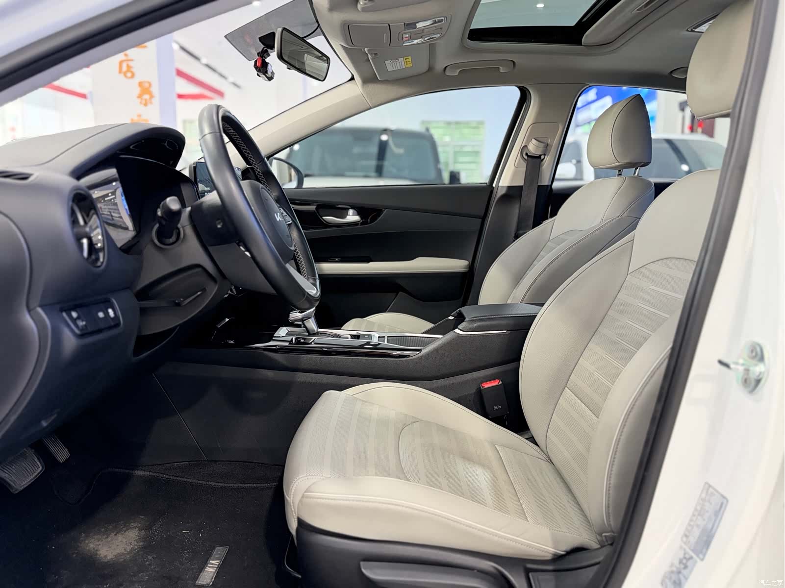 Kia K3, 2023 4