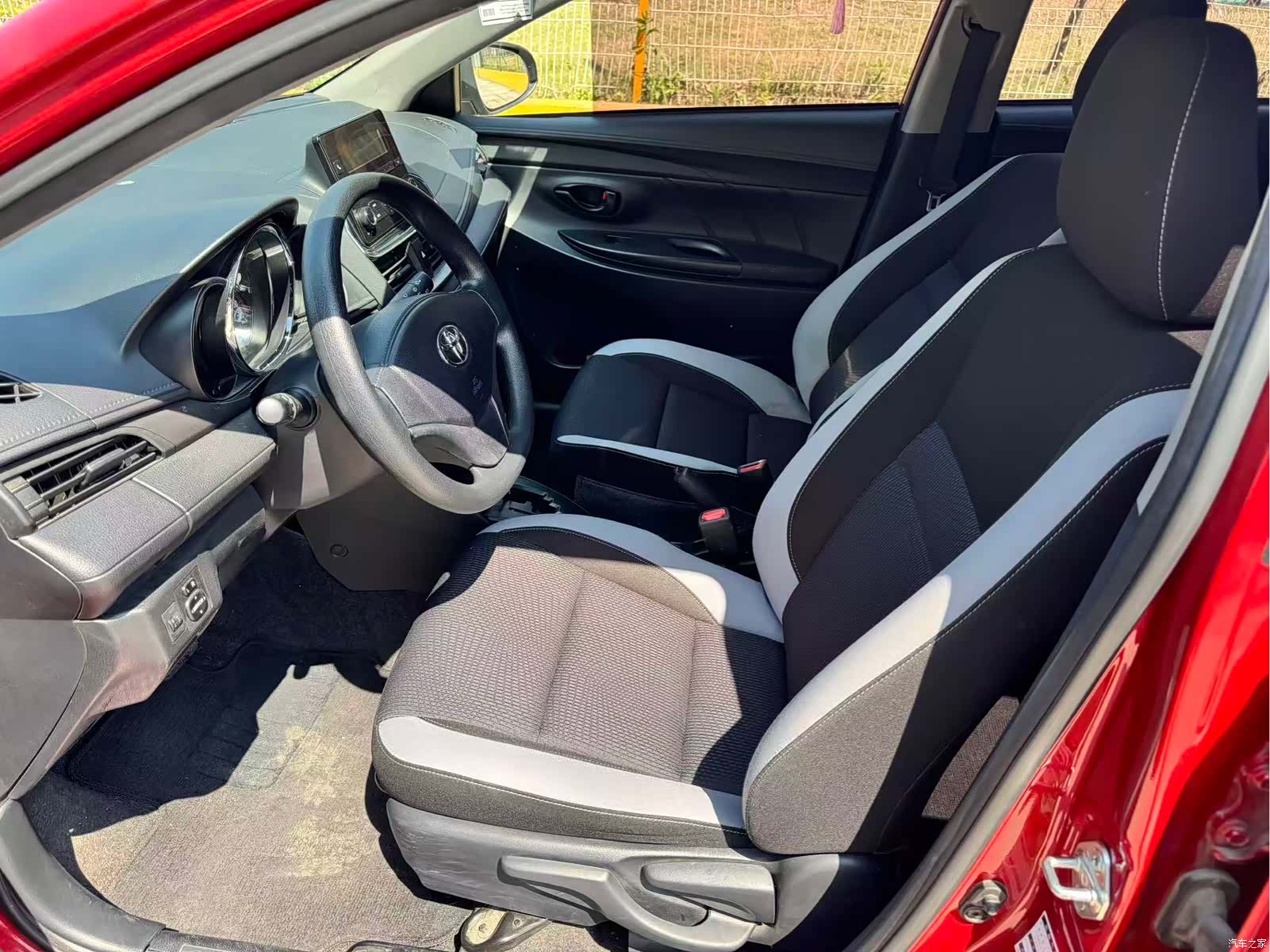 Toyota YARiS L, 2020 6