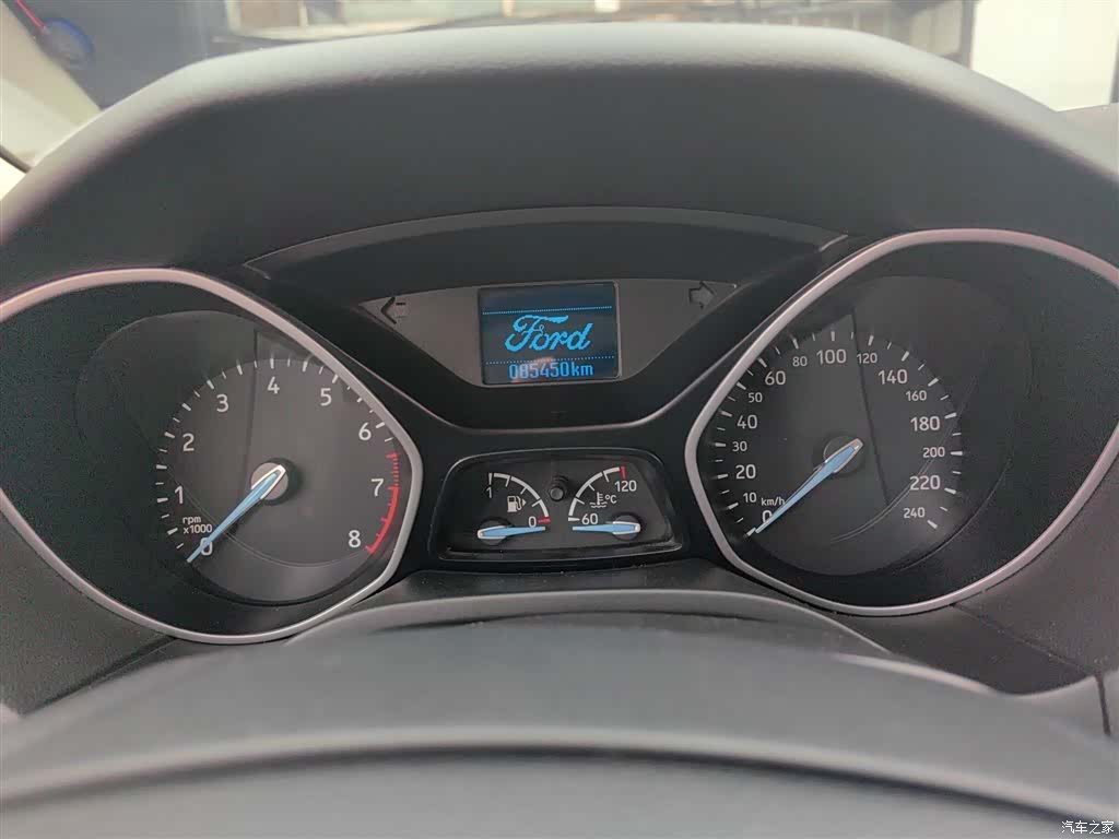 Ford Focus, 2018 11