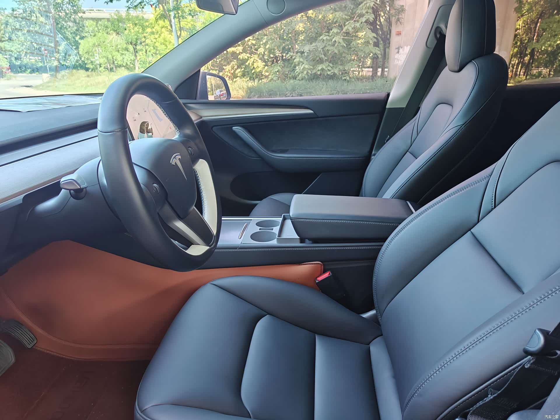 Tesla Model Y, 2021 4