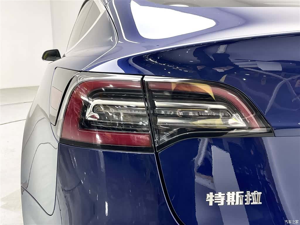Model 3, 2020 7