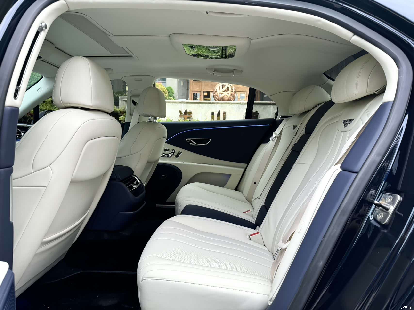 Bentley Flying Spur, 2011 8