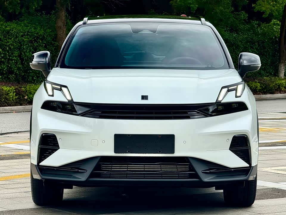 Lynk & Co 06 Lynk & Co 06
