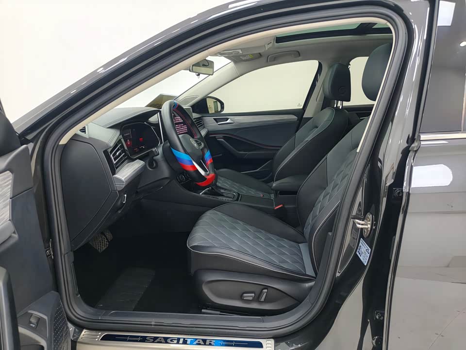 Volkswagen Sagitar