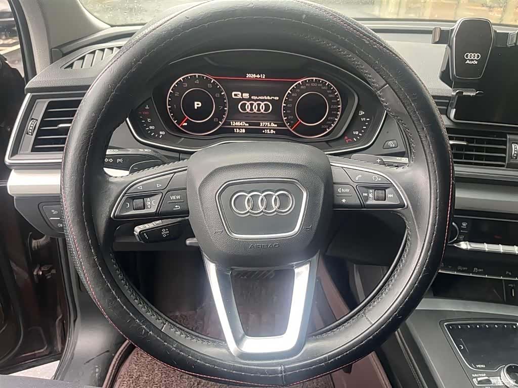 Audi Q5L, 2019 11