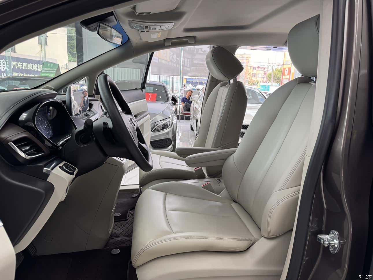 Buick GL8, 2023 6