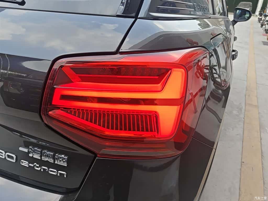 Audi e-tron, 2021 8