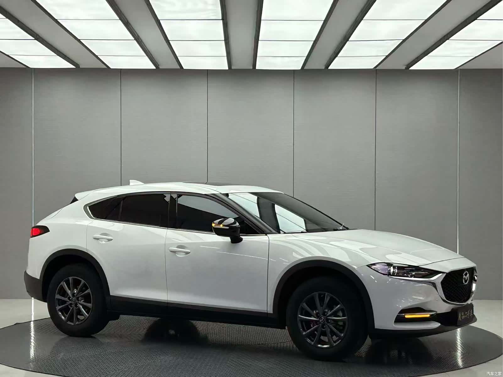 Mazda CX-4, 2023 6