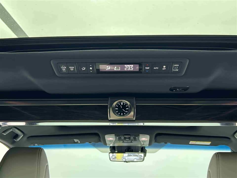 Lexus LM Lexus LM