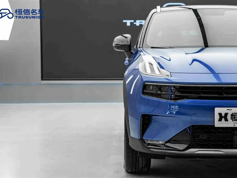 Lynk & Co 06