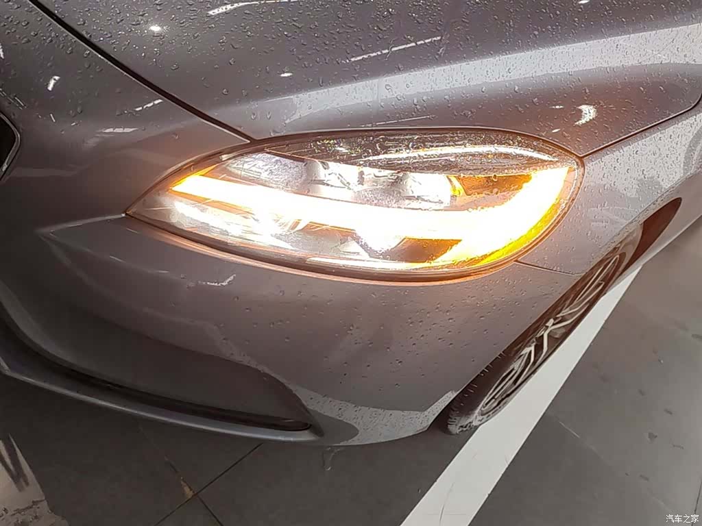 Volvo V40, 2019 24