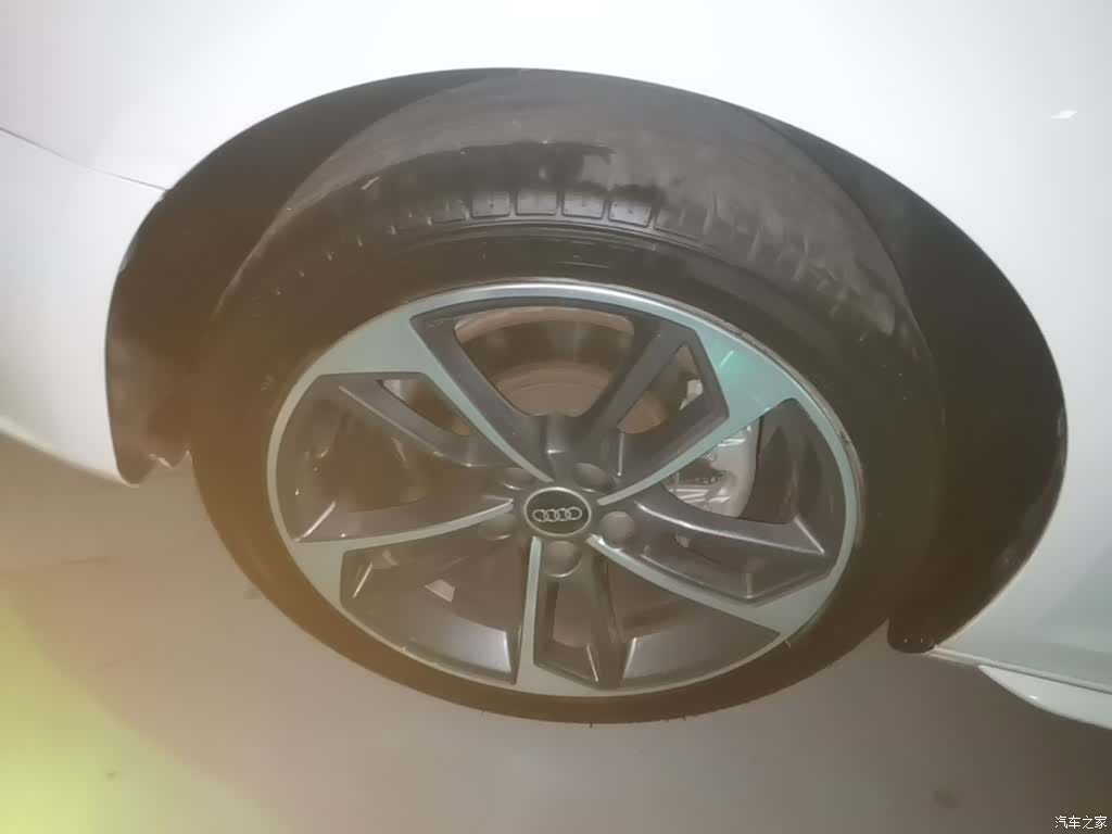 Audi A4L, 2024 23