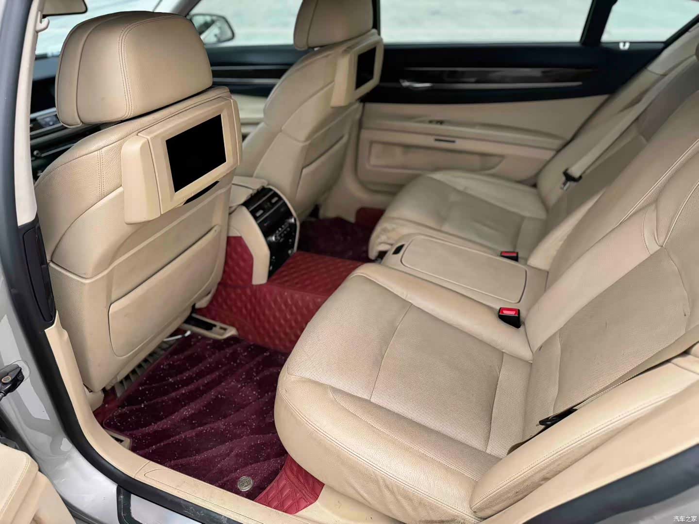 BMW 7 Series, 2010 6