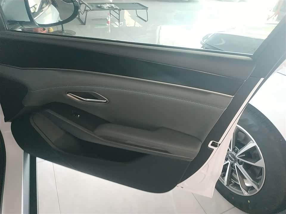 BYD Qin L BYD Qin L