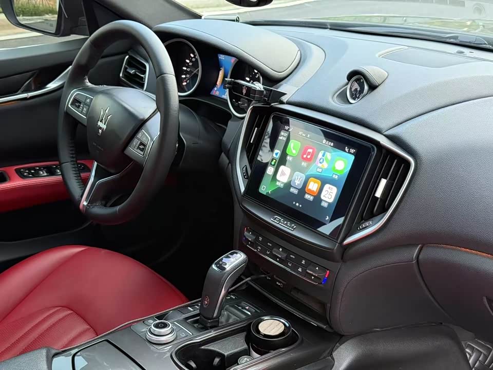Maserati Ghibli Maserati Ghibli