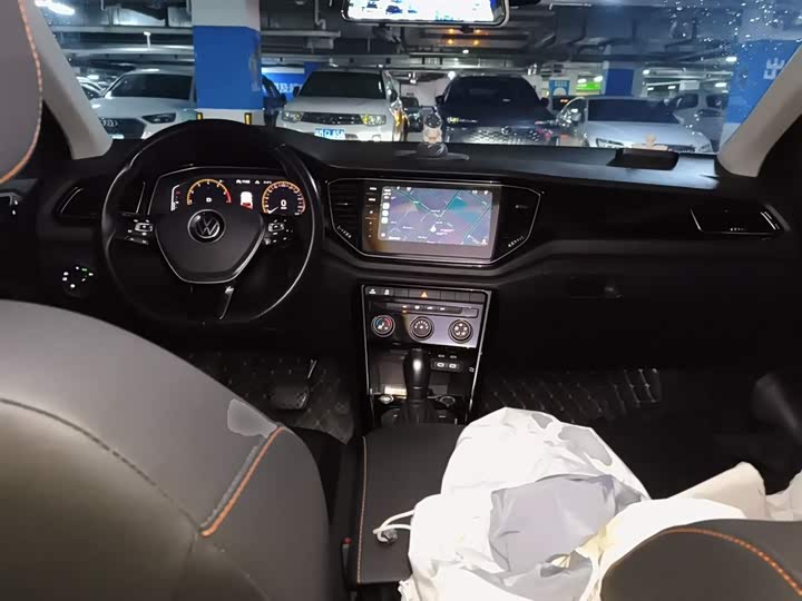 Volkswagen T Roc, 2022 года фото 6