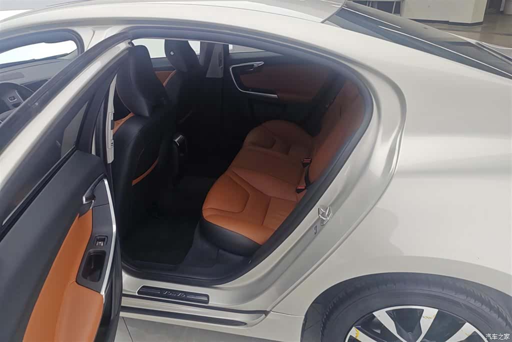 Volvo S60, 2019 11