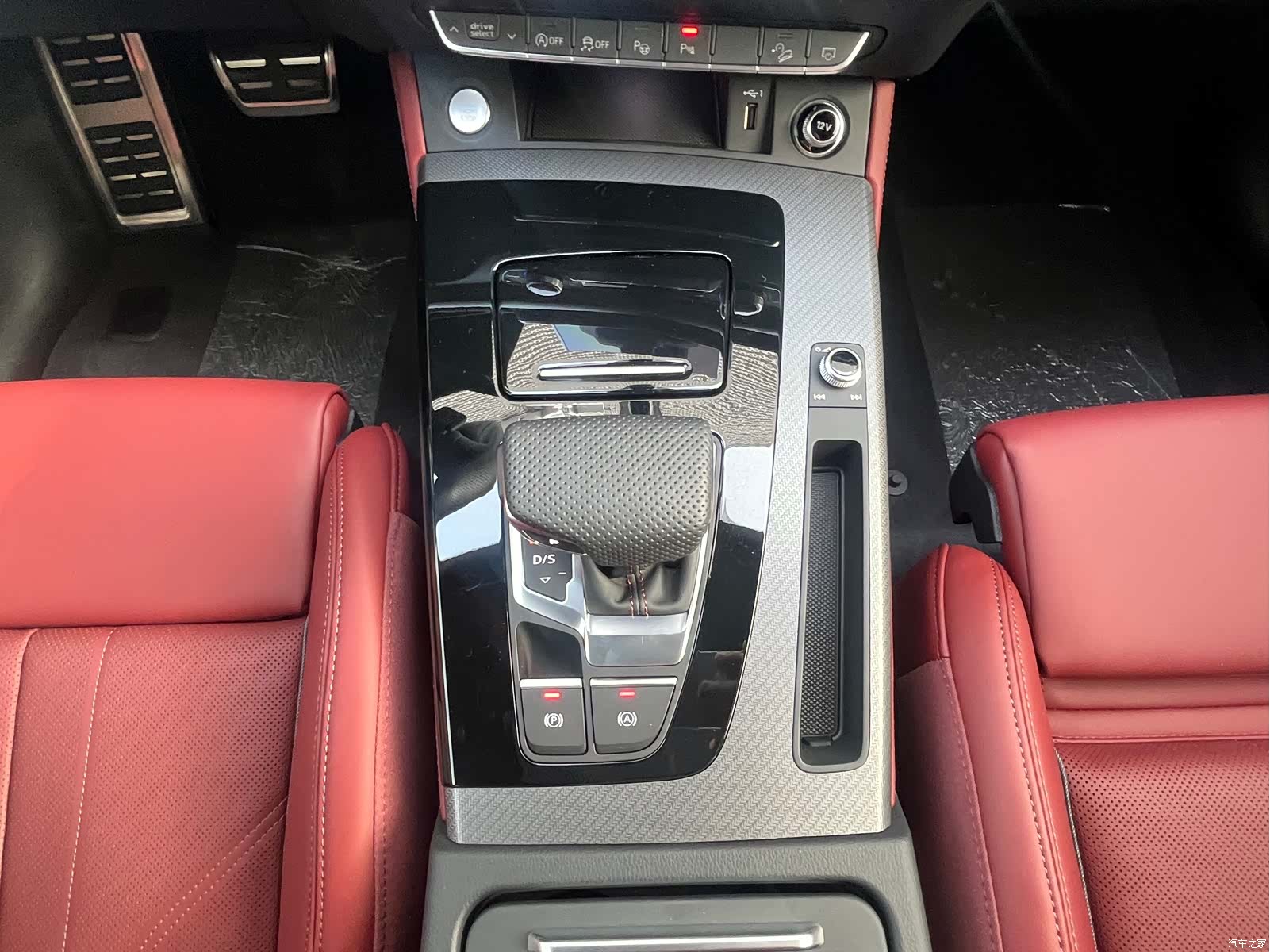 Audi Q5L, 2025 10